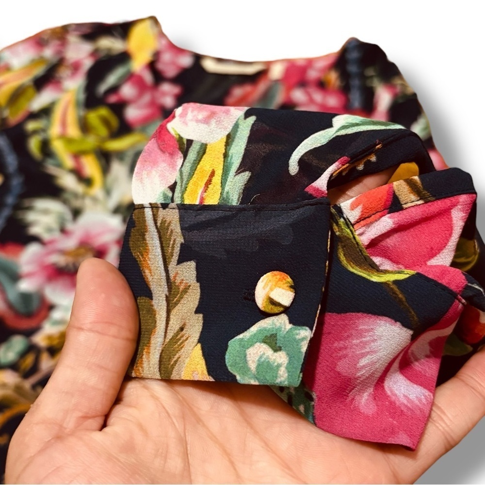 Soft Surroundings Navy Blue Floral Samantha Georgette Top - Medium - Picture 4 of 11